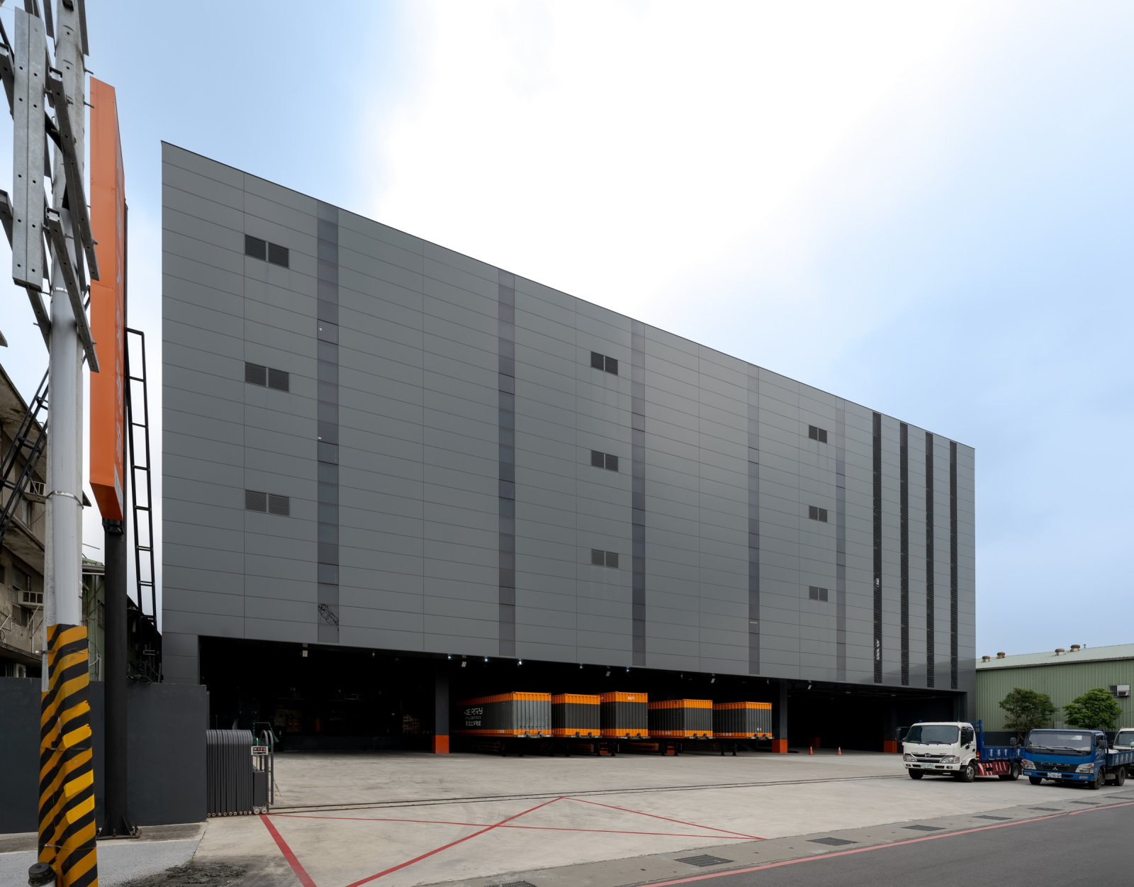 嘉里大榮物流重新站新建工程