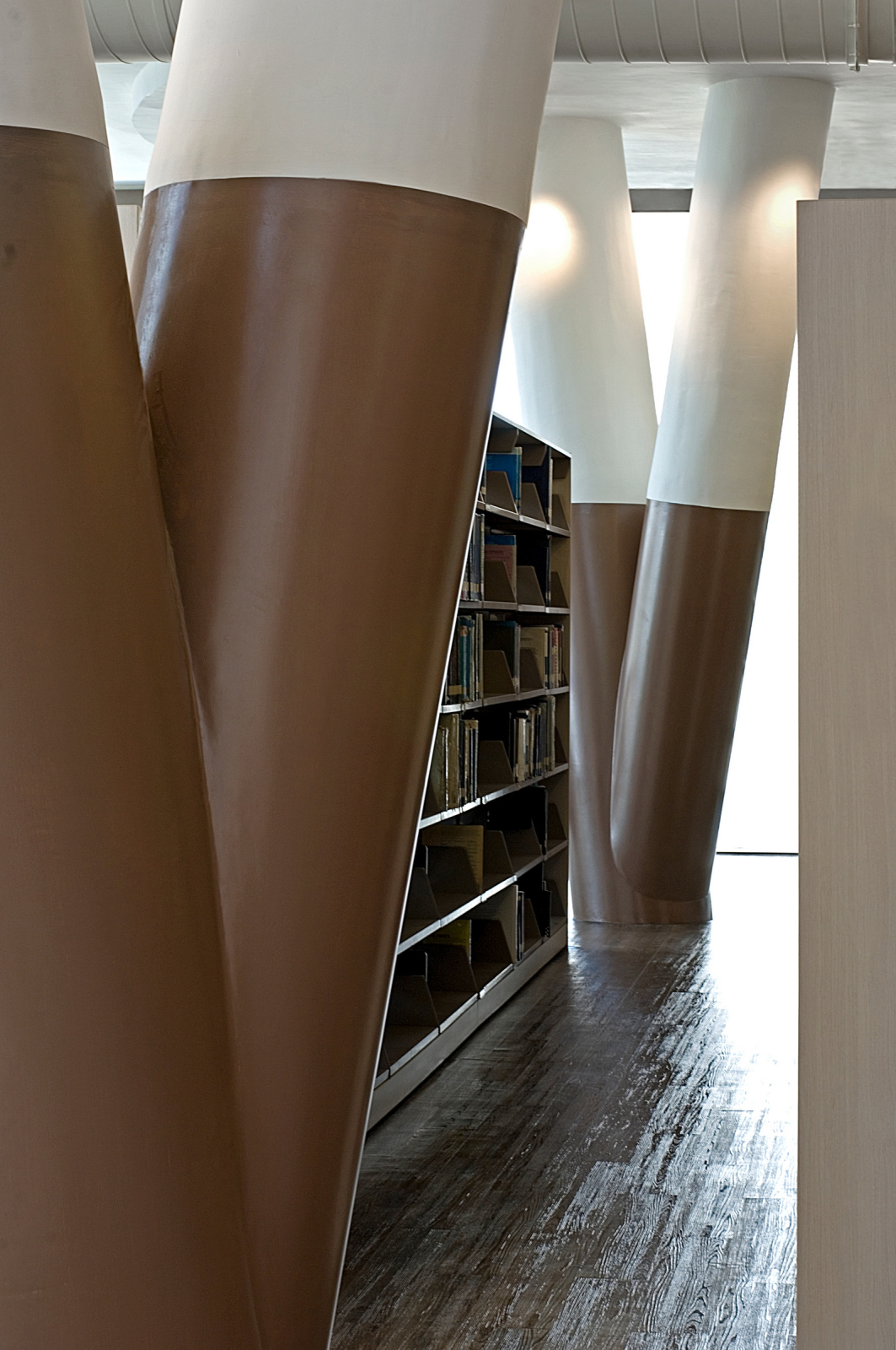 高雄醫學大學圖書館二館新建工程