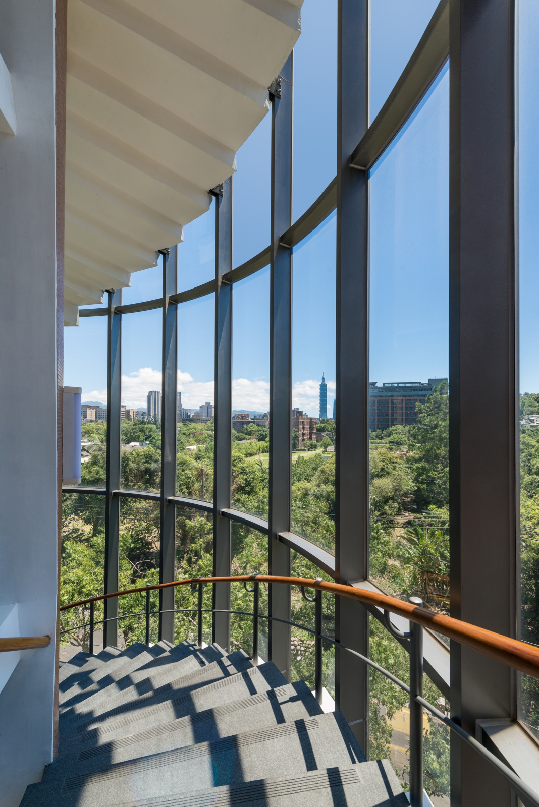 國立臺灣大學實驗動物研究中心