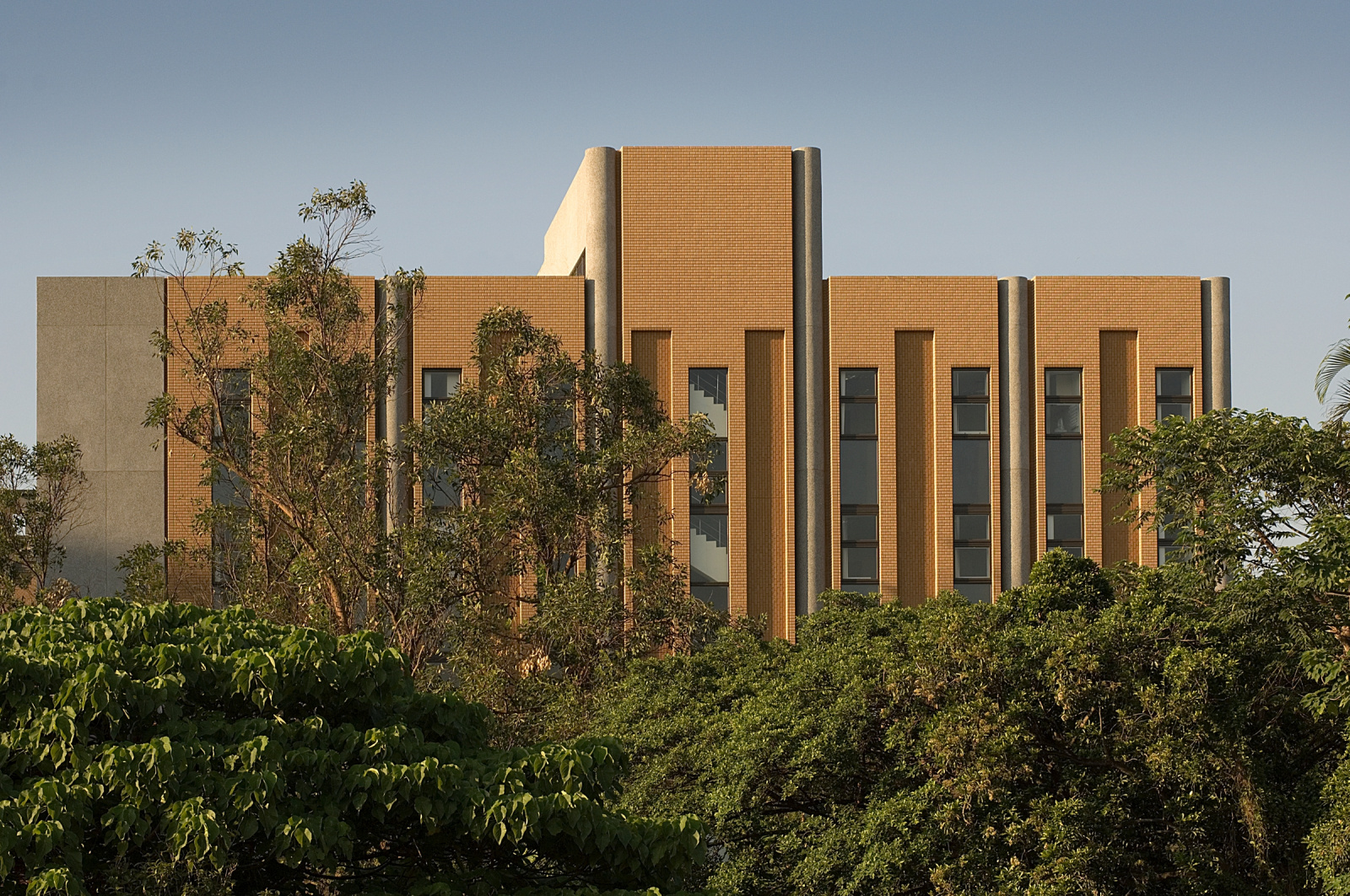 國立臺灣大學獸醫系三館