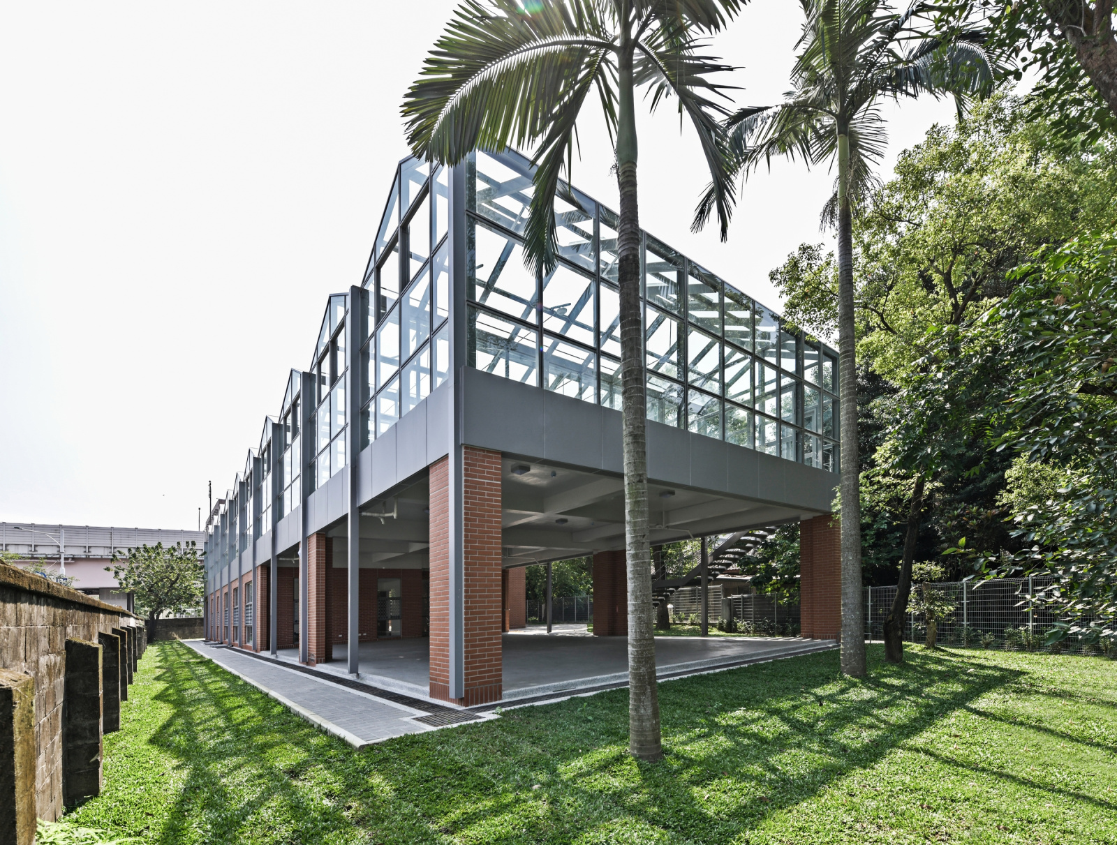 國立臺灣大學植物培育溫室新建工程