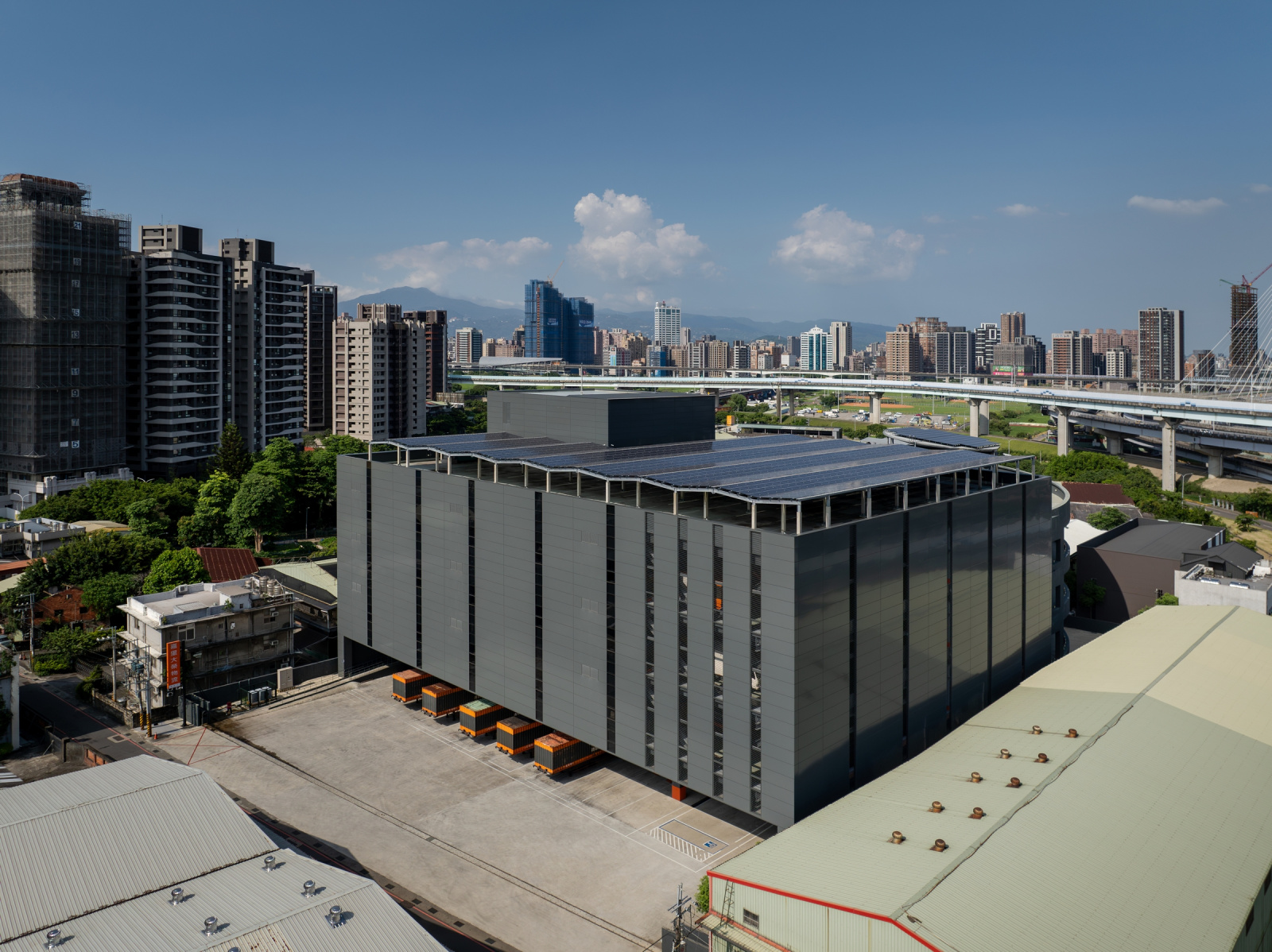 嘉里大榮物流重新站新建工程